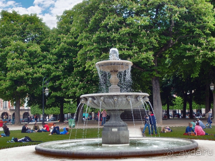 Секретная дверца Сюлли