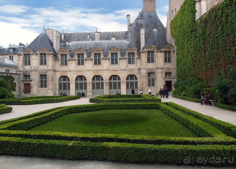 Секретная дверца Сюлли