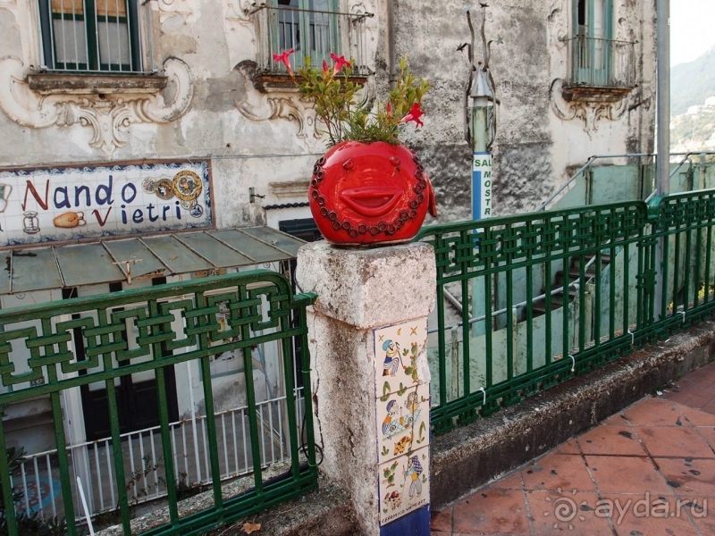 Альбом истории "Палитра Виетри-суль-Маре "