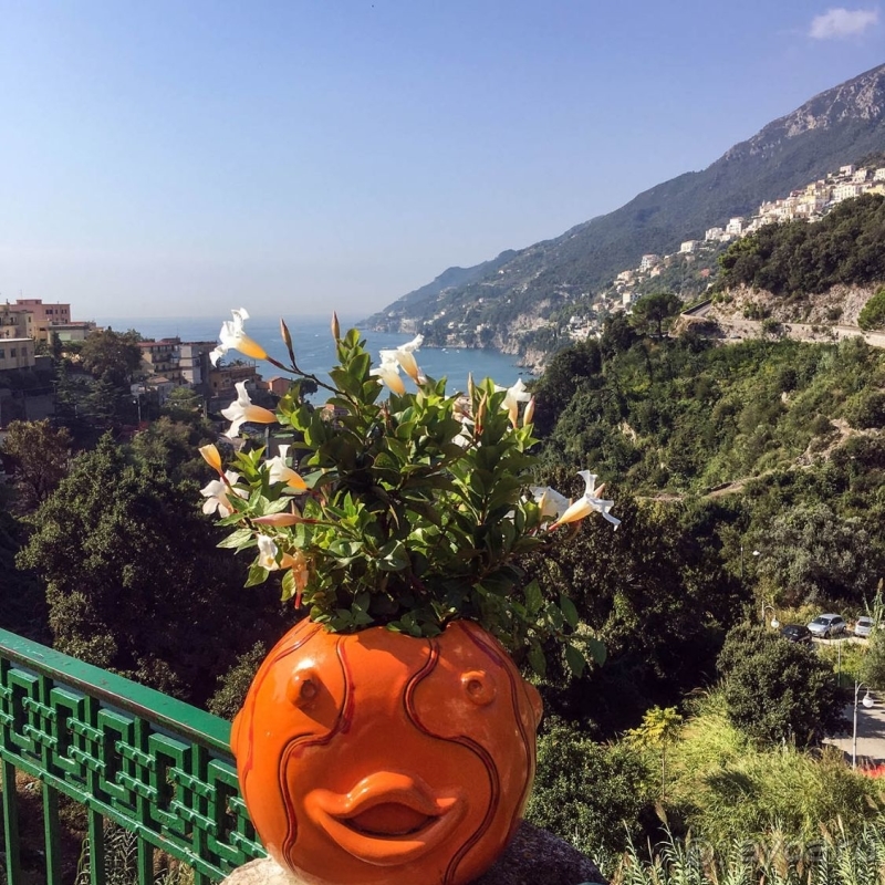 Альбом истории "Палитра Виетри-суль-Маре "