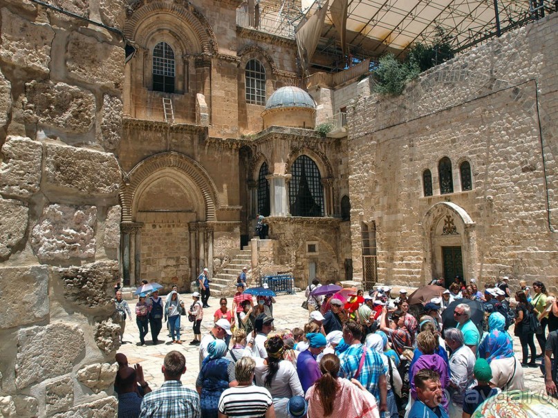 Войти в другие двери Храма