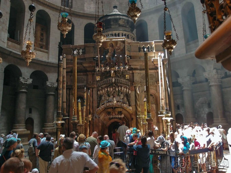 Войти в другие двери Храма