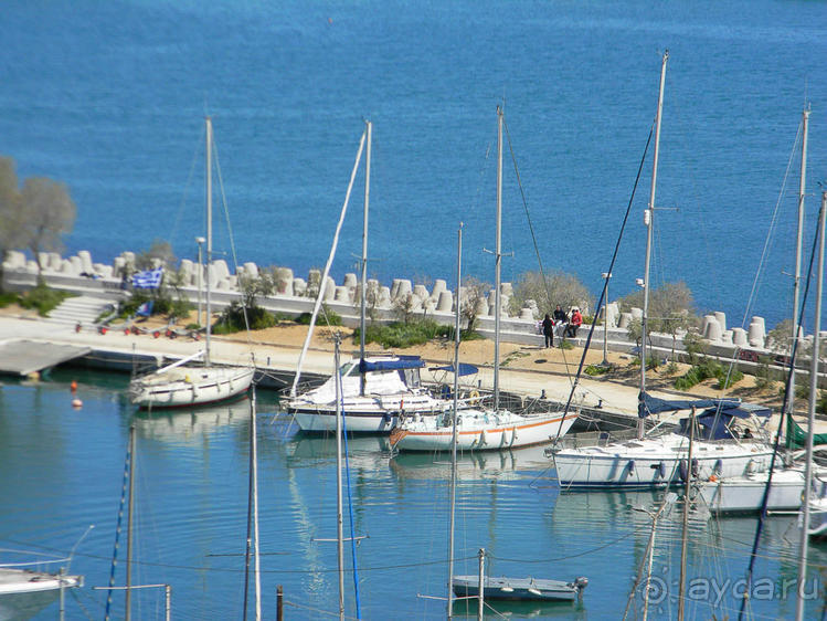 На донышке медного кувшина