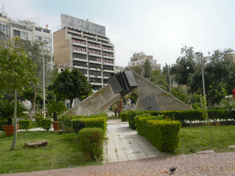 На донышке медного кувшина