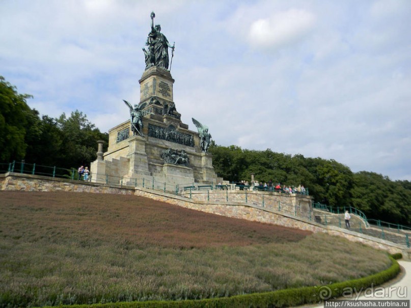 Над виноградниками Рюдесхайма