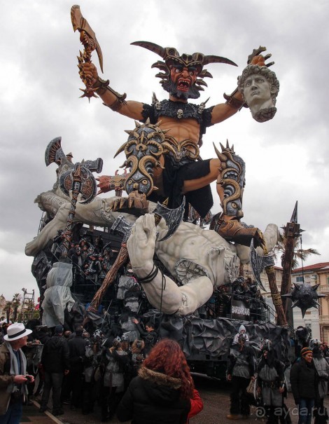 Посланцы мира аллегорий (Виареджо)