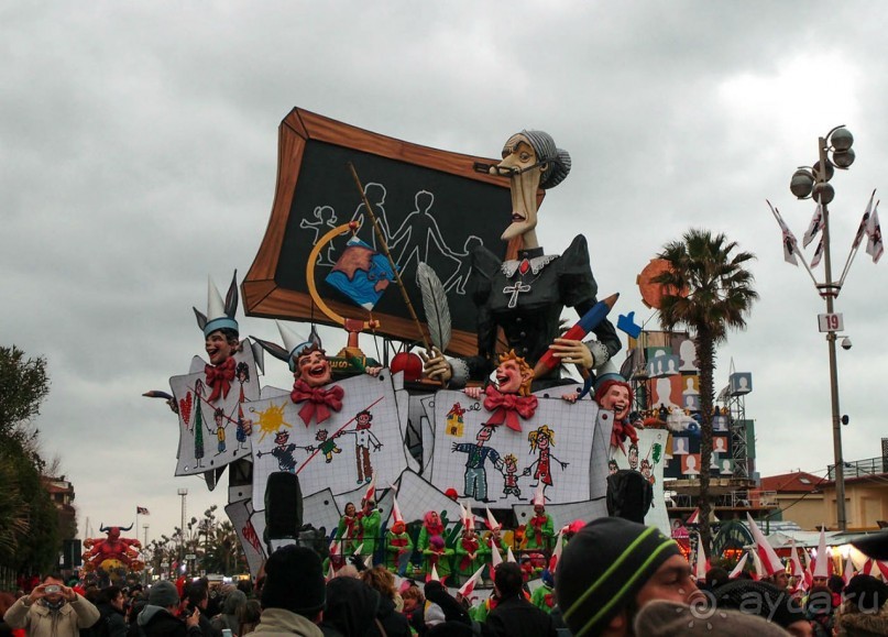 Посланцы мира аллегорий (Виареджо)