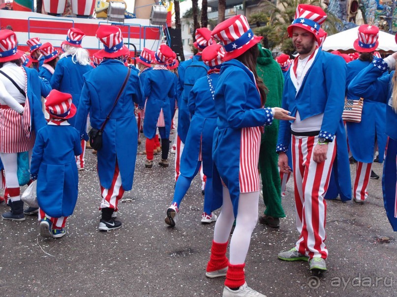 Посланцы мира аллегорий (Виареджо)