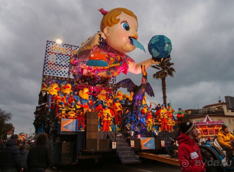 Посланцы мира аллегорий (Виареджо)