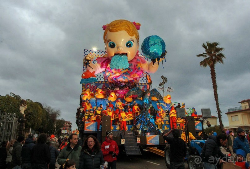 Посланцы мира аллегорий (Виареджо)