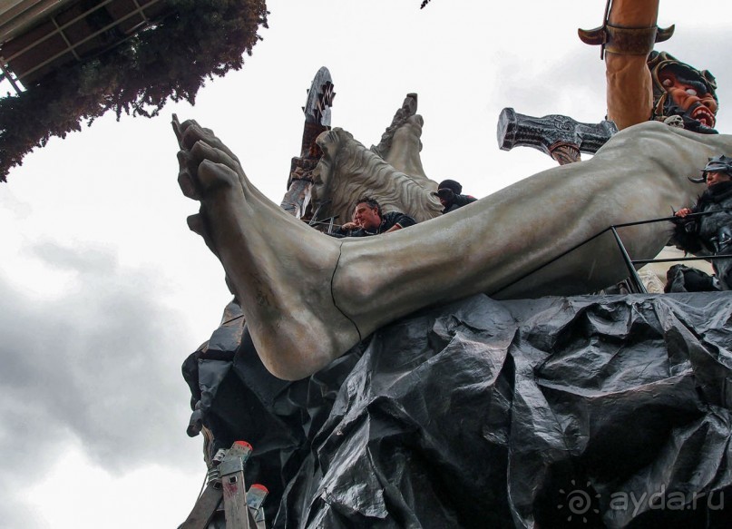 Посланцы мира аллегорий (Виареджо)