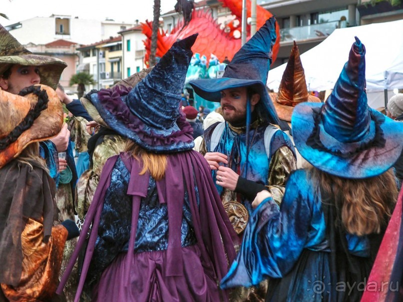 Посланцы мира аллегорий (Виареджо)