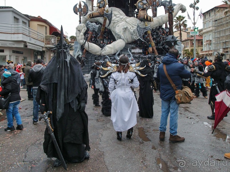 Посланцы мира аллегорий (Виареджо)