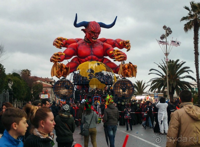 Посланцы мира аллегорий (Виареджо)