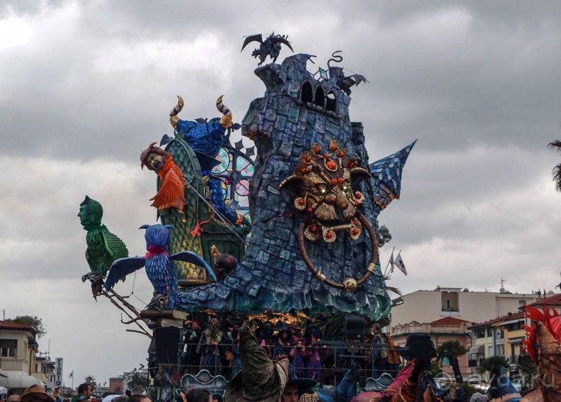 Посланцы мира аллегорий (Виареджо)