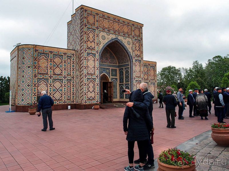 Долгий день в дождливом Самарканде Долгий день в дождливом Самарканде