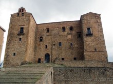 Кастельбуоно. Графский замок