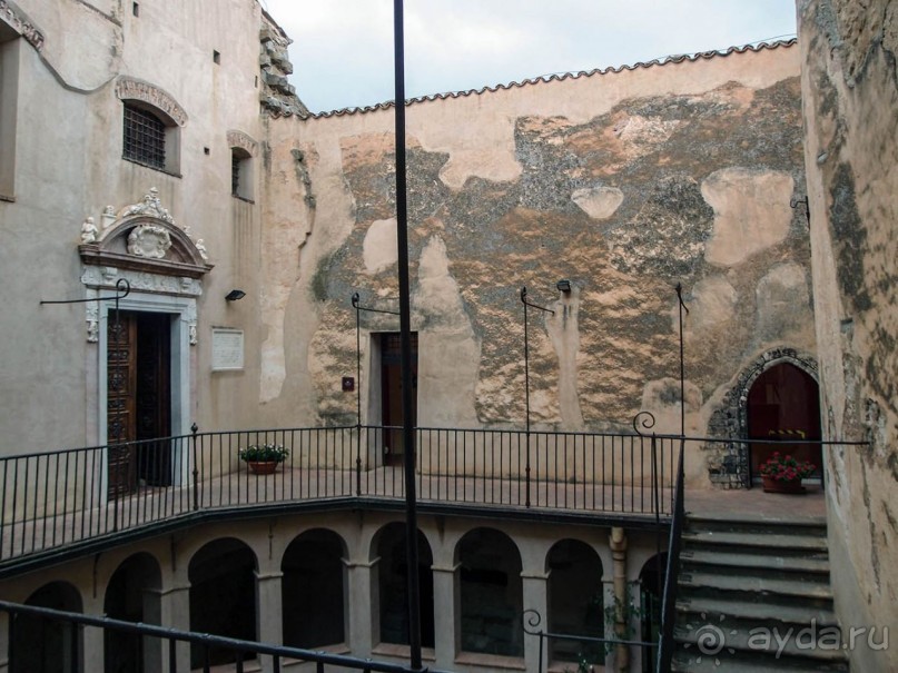 Кастельбуоно. Графский замок