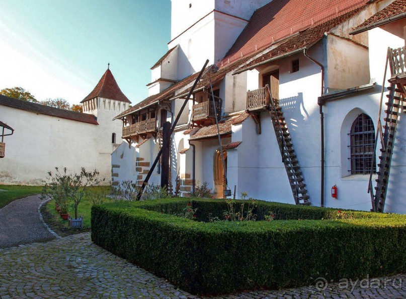 Церковь — крестьянская крепость