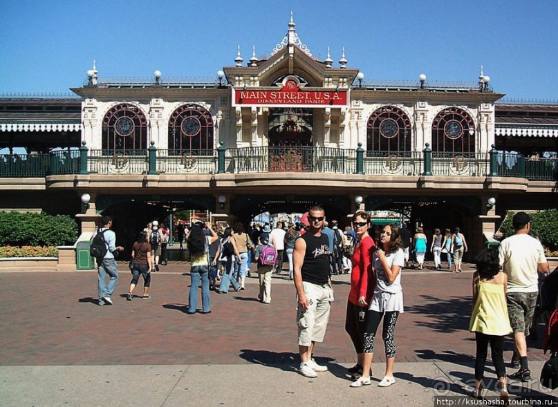 Евродисней. По главной улице с оркестром