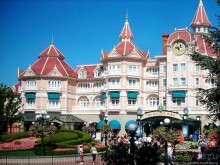 Евродисней. По главной улице с оркестром