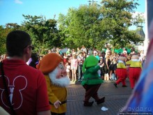 Евродисней. По главной улице с оркестром