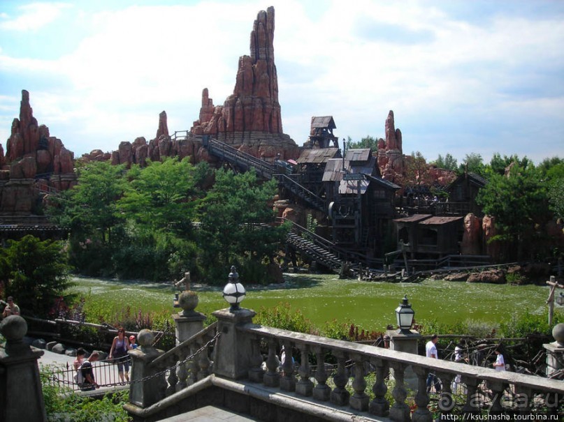 Евродисней. По главной улице с оркестром