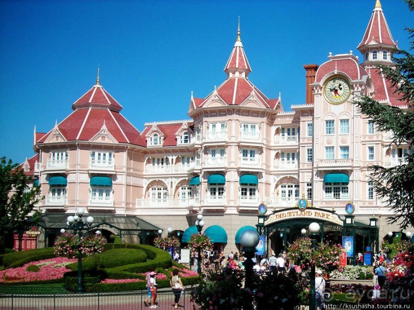 Евродисней. По главной улице с оркестром