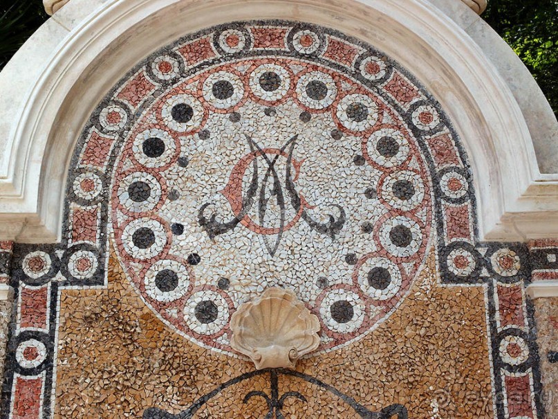 Альбом отзыва "В "раю", средь символов и знаков"