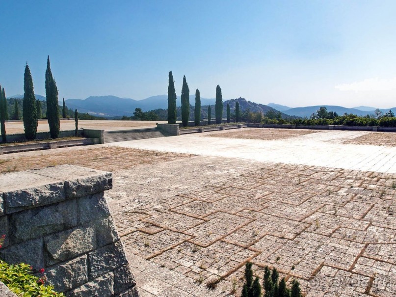 Крест над долиной Гвадаррамы