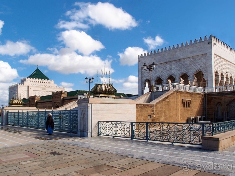 Младшая сестра Хиральды и Королевский мавзолей