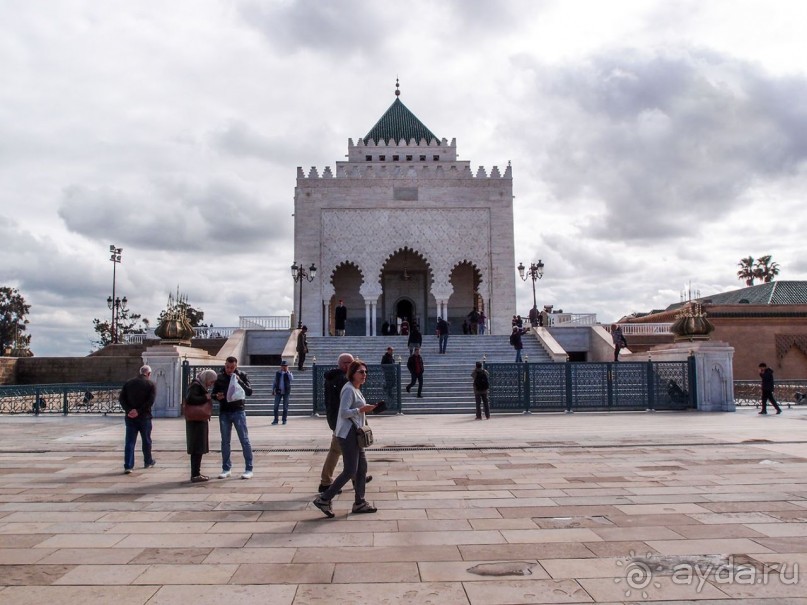 Младшая сестра Хиральды и Королевский мавзолей