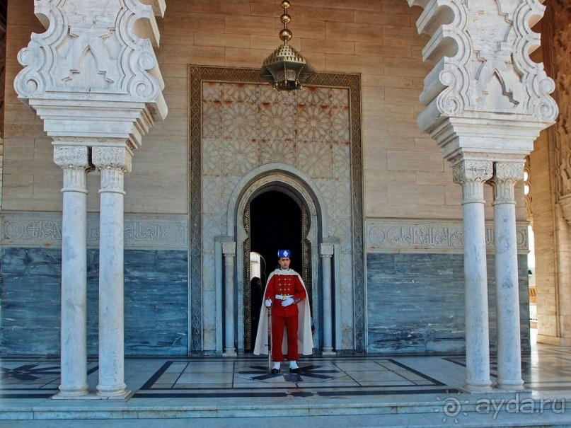 Младшая сестра Хиральды и Королевский мавзолей