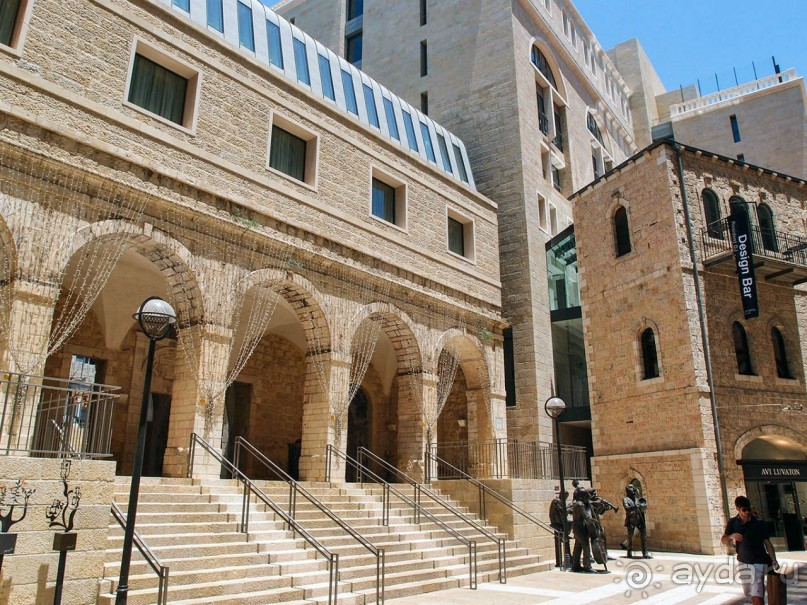 Иерусалимские мотивы, международный арт и французский вкус