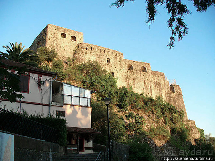 Дворец, который построил поэт