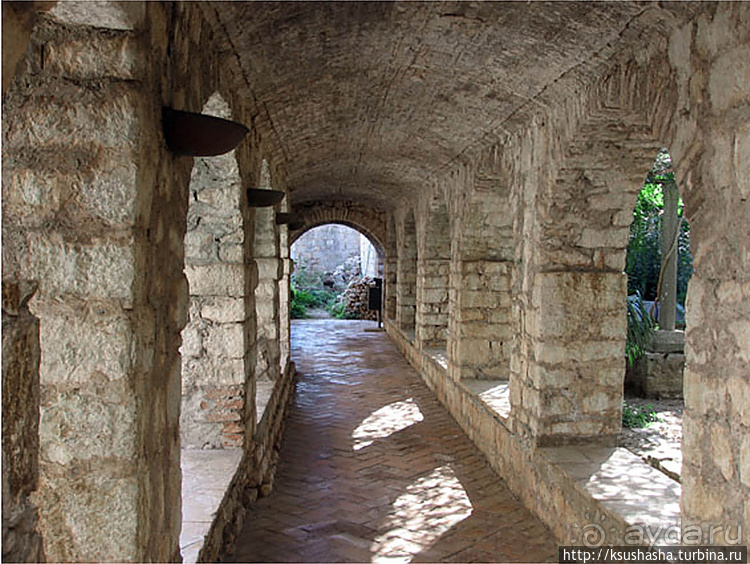 Дворец, который построил поэт