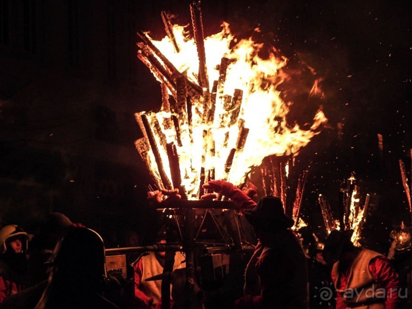 Листаль зажигает