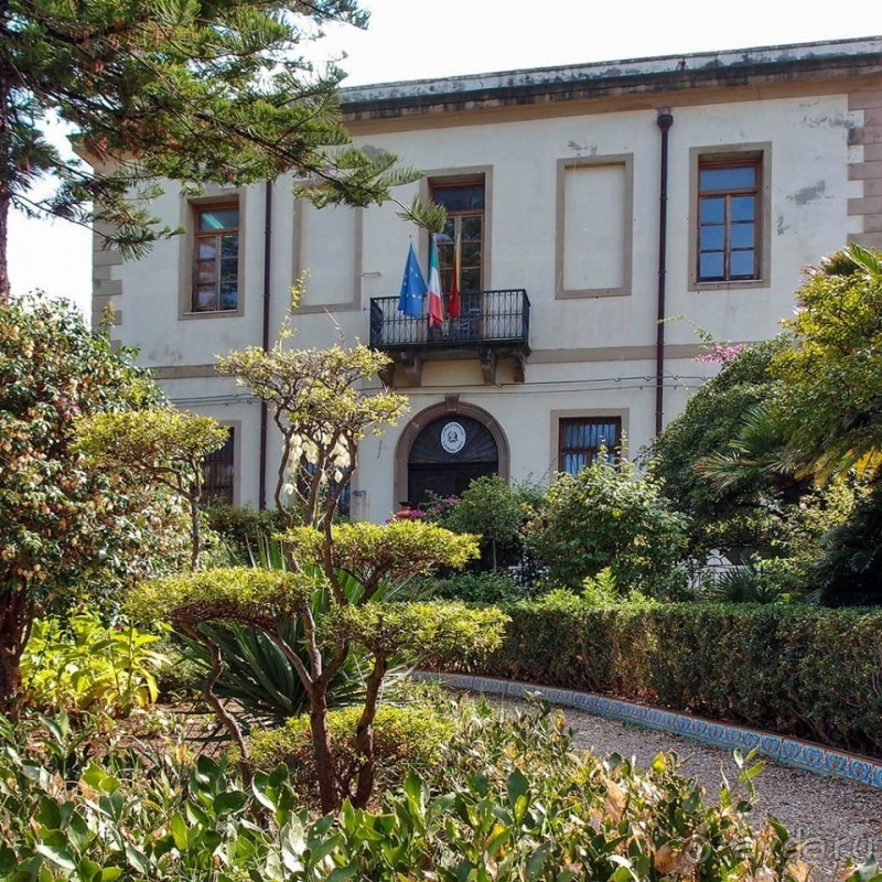 Альбом истории "В царстве керамики Санто — Стефано"