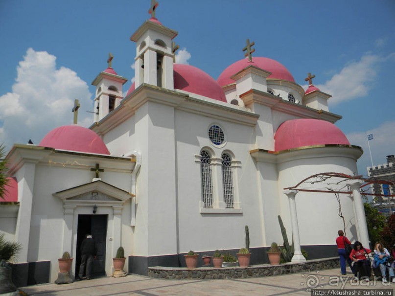 Двенадцать красных куполов