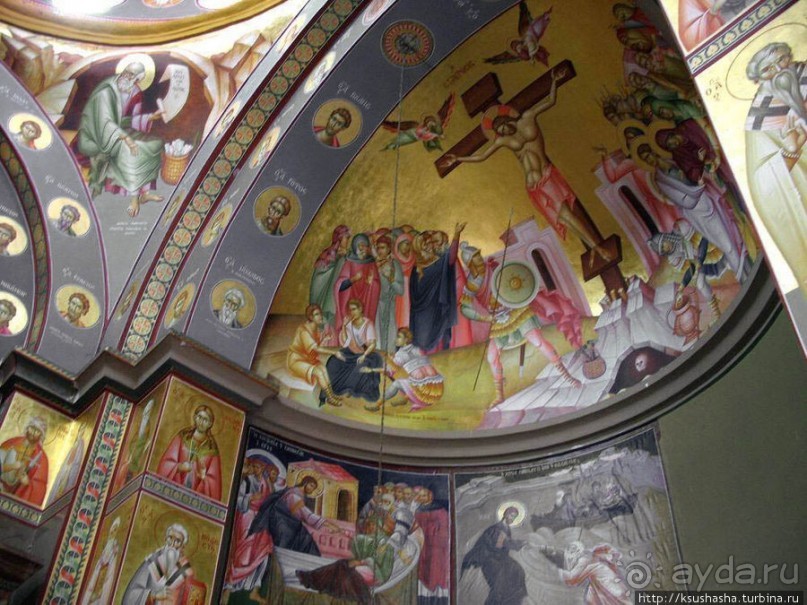 Двенадцать красных куполов