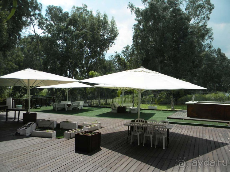 Ярденит на реке Иордан