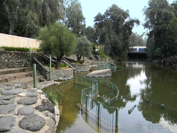 Ярденит на реке Иордан