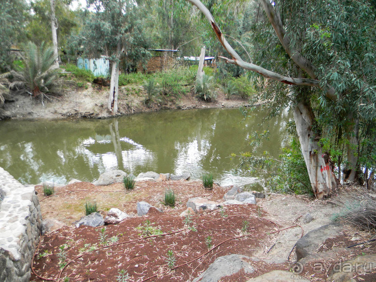 Ярденит на реке Иордан