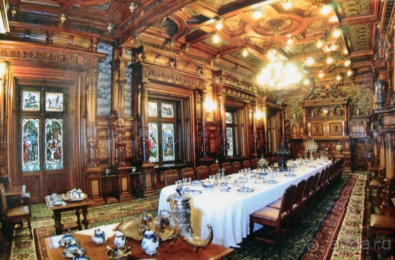 Пелеш в пылающем наряде