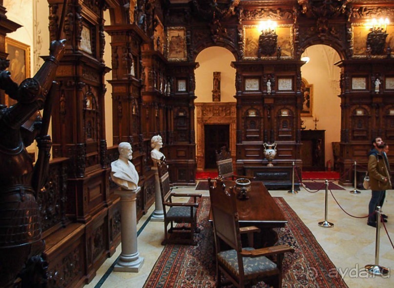 Пелеш в пылающем наряде