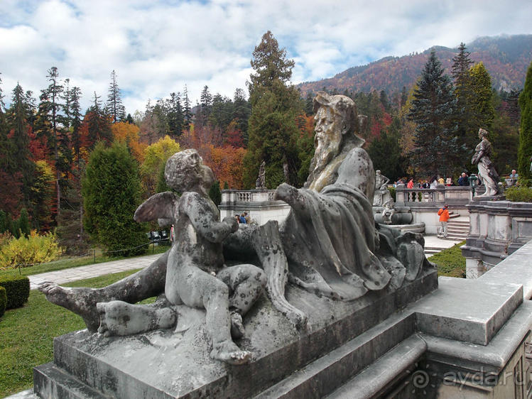 Пелеш в пылающем наряде