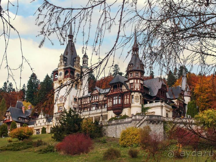 Пелеш в пылающем наряде