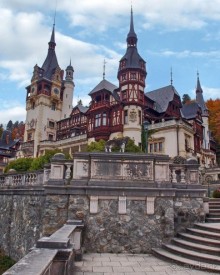 Пелеш в пылающем наряде