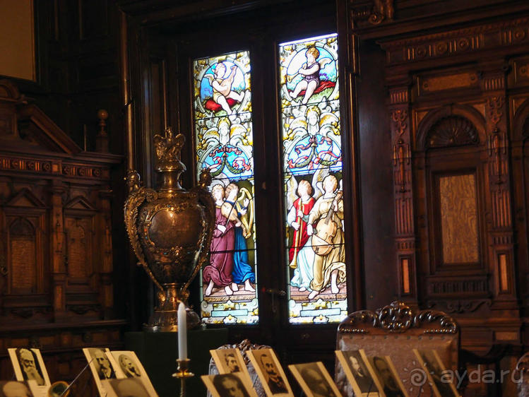 Пелеш в пылающем наряде