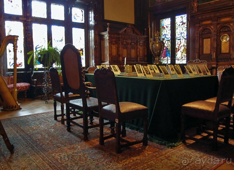 Пелеш в пылающем наряде